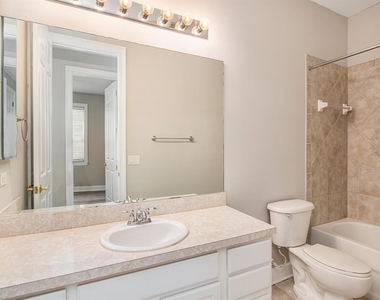 6810 Kissimmee Street S - Photo Thumbnail 7