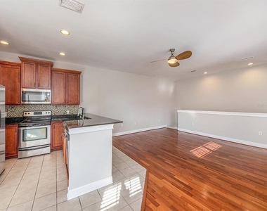 6810 Kissimmee Street S - Photo Thumbnail 19