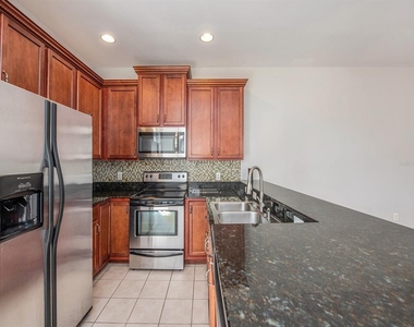 6810 Kissimmee Street S - Photo Thumbnail 16
