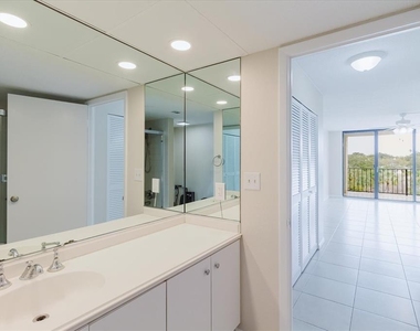 100 Oakmont Lane - Photo Thumbnail 20