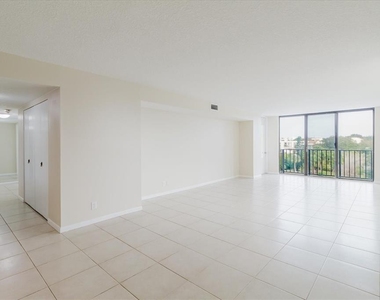 100 Oakmont Lane - Photo Thumbnail 13