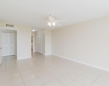 100 Oakmont Lane - Photo Thumbnail 17
