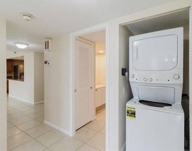 100 Oakmont Lane - Photo Thumbnail 30