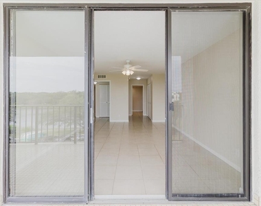 100 Oakmont Lane - Photo Thumbnail 23