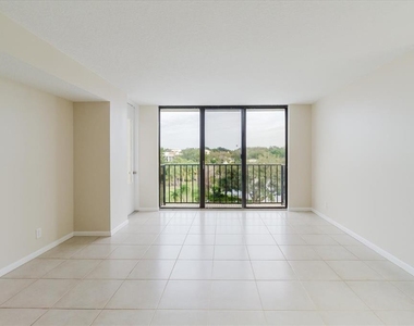 100 Oakmont Lane - Photo Thumbnail 11