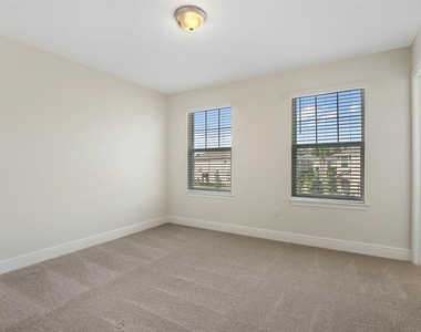 10232 Newel Valley Loop - Photo Thumbnail 15