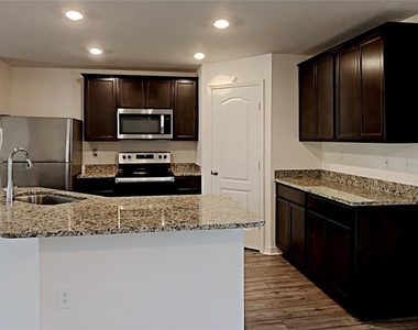 424 Ohio Lane - Photo Thumbnail 6