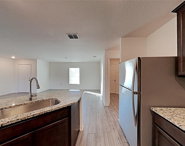 424 Ohio Lane - Photo Thumbnail 4