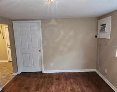 2135 8th Avenue N - Photo Thumbnail 2