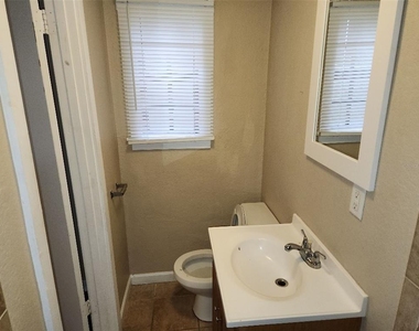 2135 8th Avenue N - Photo Thumbnail 12