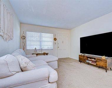 5150 10th Avenue N - Photo Thumbnail 4