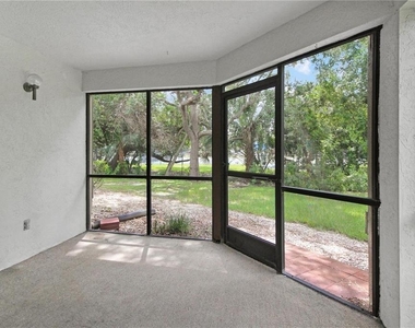 135 Woodlake Wynde - Photo Thumbnail 22