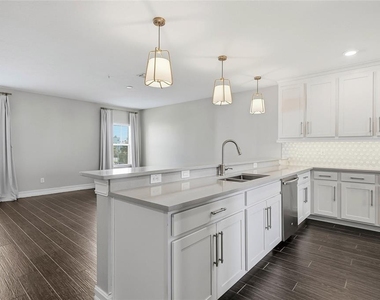 4941 W Price Avenue - Photo Thumbnail 10