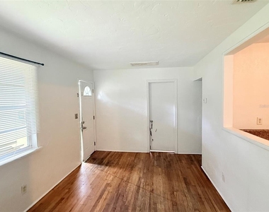 5013 20th Street N - Photo Thumbnail 3