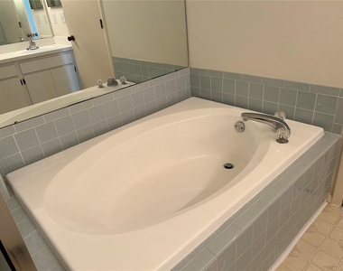 11417 Glenmont Drive - Photo Thumbnail 13