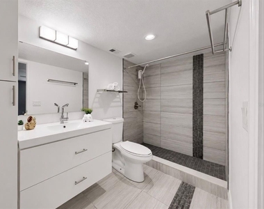 1028 Apollo Beach Boulevard - Photo Thumbnail 17