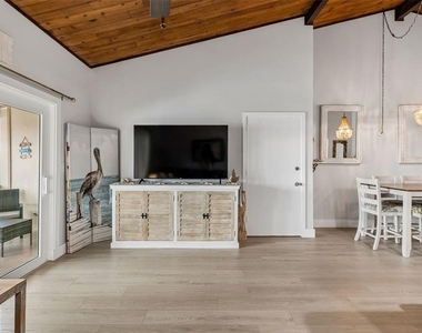 505 Plaza Seville Court - Photo Thumbnail 14