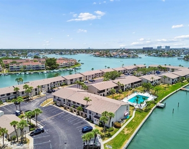 505 Plaza Seville Court - Photo Thumbnail 27