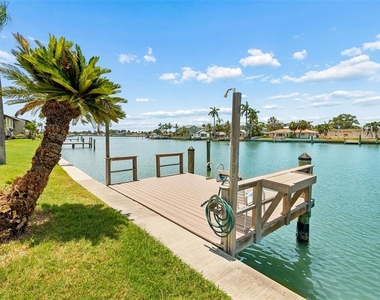 505 Plaza Seville Court - Photo Thumbnail 34