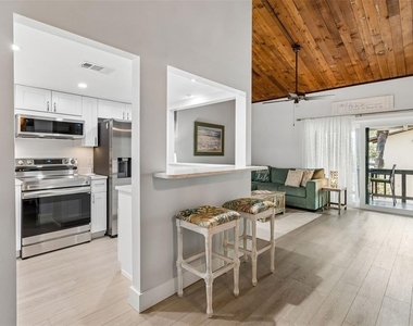 505 Plaza Seville Court - Photo Thumbnail 3