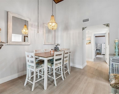 505 Plaza Seville Court - Photo Thumbnail 10