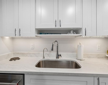 505 Plaza Seville Court - Photo Thumbnail 8