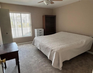 3814 N Lake Drive - Photo Thumbnail 8