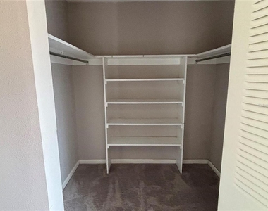 3814 N Lake Drive - Photo Thumbnail 9
