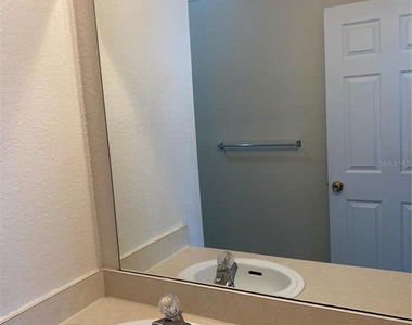 18001 Richmond Place Drive - Photo Thumbnail 25
