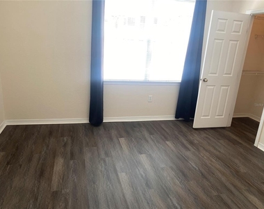 18001 Richmond Place Drive - Photo Thumbnail 29