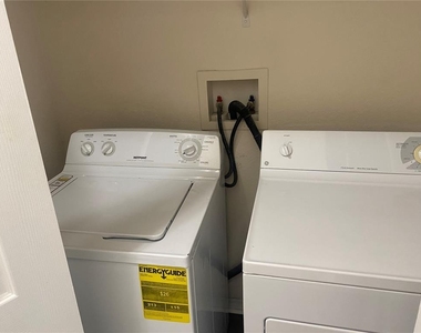18001 Richmond Place Drive - Photo Thumbnail 31