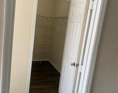 18001 Richmond Place Drive - Photo Thumbnail 12