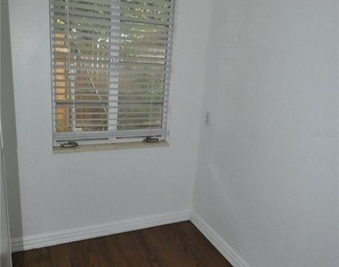 2567 15th Avenue N - Photo Thumbnail 5
