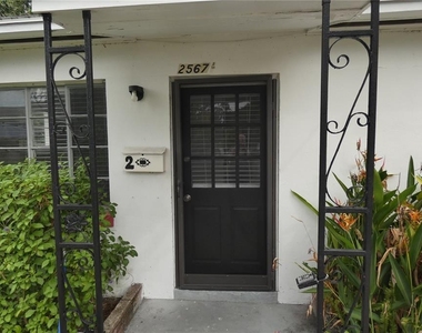 2567 15th Avenue N - Photo Thumbnail 1