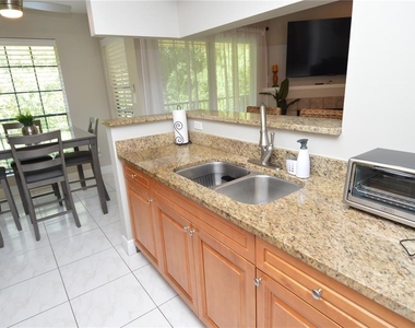 8752 Mallard Reserve Drive - Photo Thumbnail 9