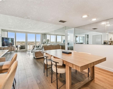 500 Treasure Island Causeway - Photo Thumbnail 27