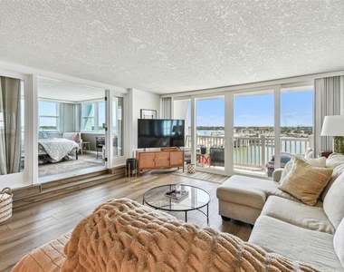 500 Treasure Island Causeway - Photo Thumbnail 32