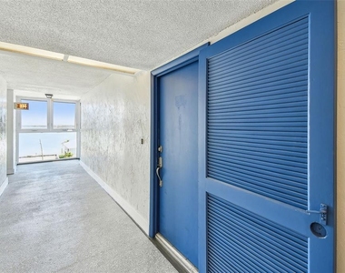 500 Treasure Island Causeway - Photo Thumbnail 8