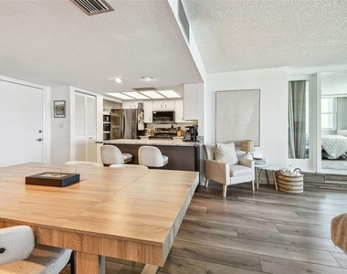 500 Treasure Island Causeway - Photo Thumbnail 22