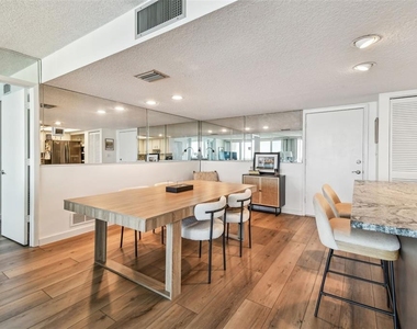500 Treasure Island Causeway - Photo Thumbnail 29