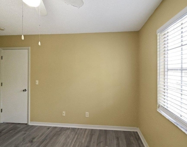 7127 Waterside Drive - Photo Thumbnail 32