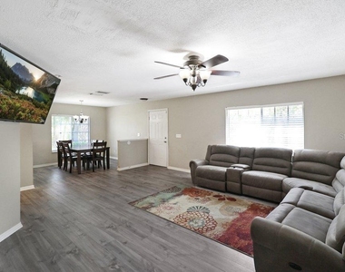 7127 Waterside Drive - Photo Thumbnail 10