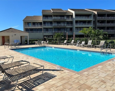 2775 Kipps Colony Drive S - Photo Thumbnail 20