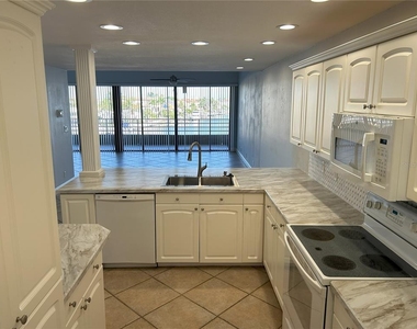 2775 Kipps Colony Drive S - Photo Thumbnail 5