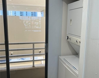 2775 Kipps Colony Drive S - Photo Thumbnail 6