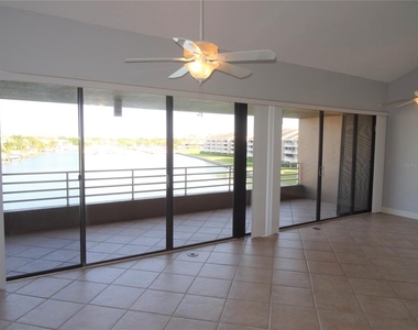 2775 Kipps Colony Drive S - Photo Thumbnail 9