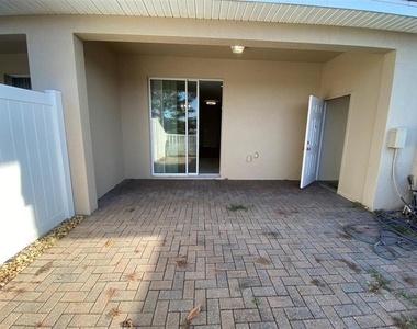 12013 Greengate Drive - Photo Thumbnail 23