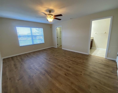 12013 Greengate Drive - Photo Thumbnail 16
