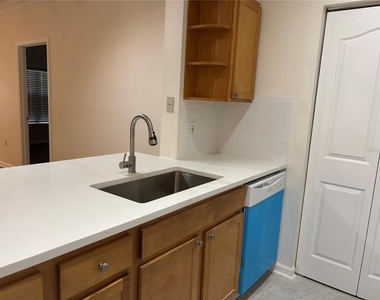 4207 S Dale Mabry Highway - Photo Thumbnail 5