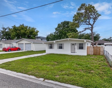 7508 N Thatcher Avenue - Photo Thumbnail 1